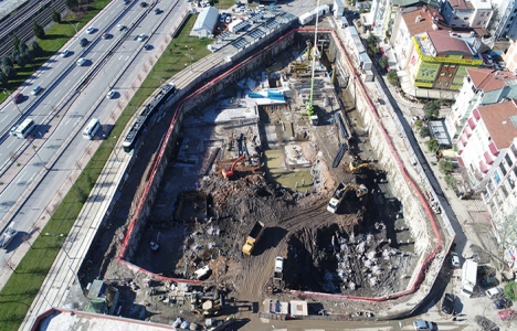 İzmit Kent Meydanı inşaatı hızla ilerliyor!