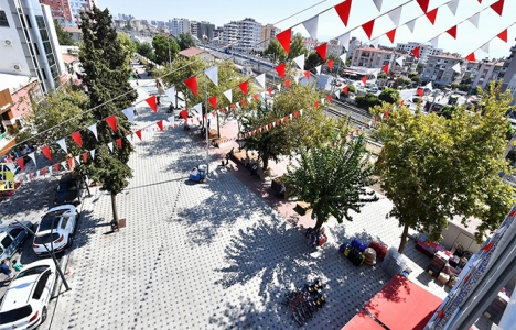 Çiğli Kasaplar Meydanı yeni yüzüne kavuştu!
