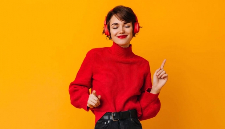 Müziği doyasıya hissetmek isteyenlere A101'den müjde! Kulaklıklar satışta! 23 Ekim 2022 fiyat listesi...