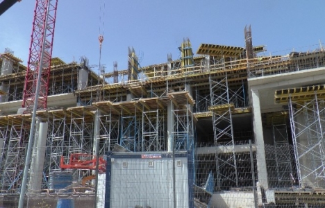 Gebze'de inşaat iskelesi çöktü: 2 yaralı!