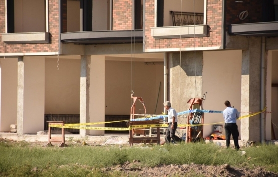 Kuşadası'nda inşaat işçisi 5'inci kattan düştü!