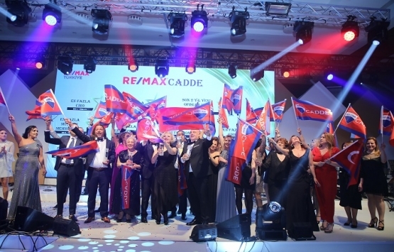 RE/MAX Türkiye'nin en başarılı ofisleri ve çalışanları ödüllendirildi!