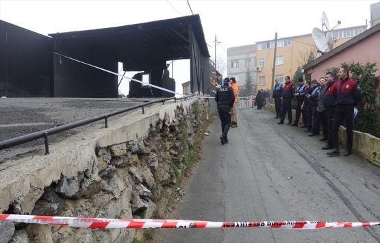 Nidapark İstinye nin istinat duvarı çöktü!