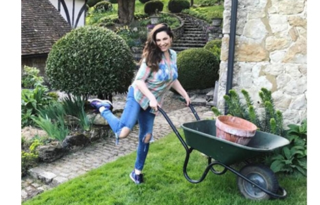 İşte Kelly Brook'un merak edilen çiftlik evi!
