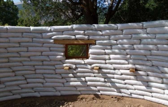 Doğada bin 500 TL ye ev inşa etti!