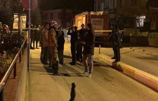 Pendik te 4 katlı binanın balkonları çöktü!