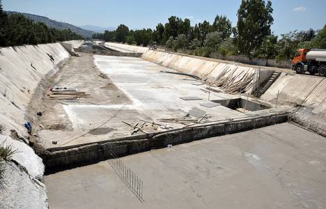 İzmir Meles Deresi’nin tabanı betonlanıyor!