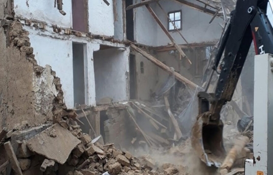 Bilecik'teki riskli binalar tek tek yıkılıyor!