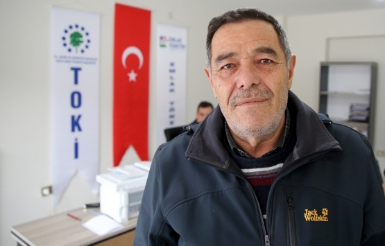 Elazığ da depremzedeler yeni evlerinin anahtarlarını aldı!