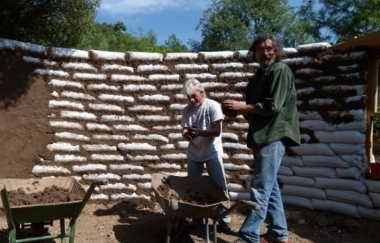 Şehir hayatından sıkılınca 1.500 TL ye ev yaptılar!