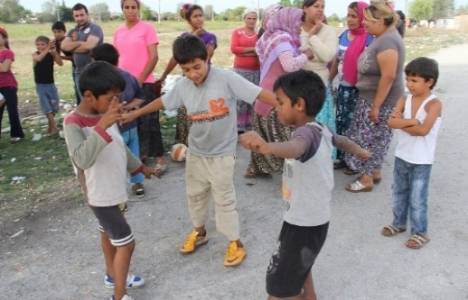 Sakarya'da davul zurna eşliğinde prefabrik yıkımı!