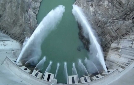 Deriner Barajı’nda elektrik üretimi 2 milyar KW’yi geçti!