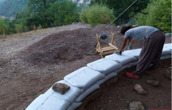 Bin 500 TL ye çamurdan ev yaptılar!