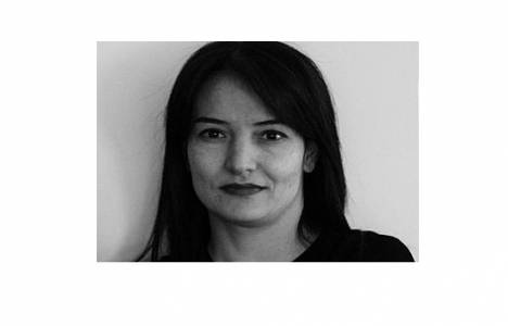 Deniz Ertek Karlıdağ kimdir?