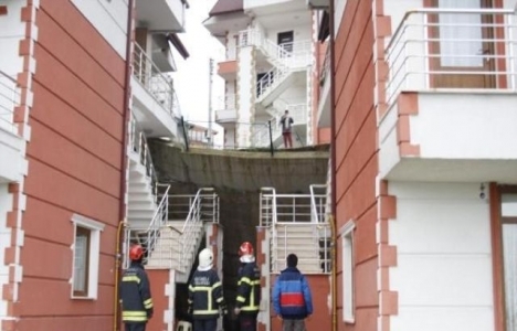 Gölcük'te isinat duvarı çökünce 2 binada hasar meydana geldi!