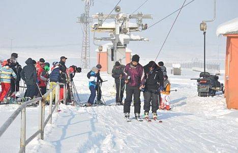 Güzaldağ Kayak Merkezi, kayakseverlerin akınına uğradı!