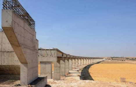 Güneydoğu nun en uzun demiryolu viyadüğü yapılıyor!