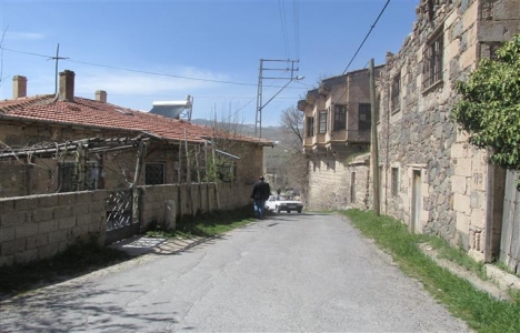 Niğde'deki Yeşilburç Köyü Aktaş kavşağı meclis gündeminde!