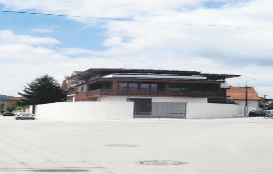 Emina Jahoviç, Novi Pazar daki evini 2.4 milyona yeniliyor!