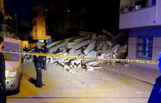 Mersin de 5 katlı bina çöktü!