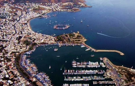 Bodrum'da deniz çekildi, sur kalıntıları ortaya çıktı!