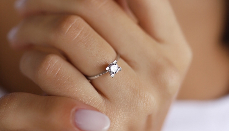 14 Şubat sevgililer günü fırsatı başladı! Tüm takılarda yüzde 50 ye varan indirim! Altınsepeti 8 Şubat fiyat listesi