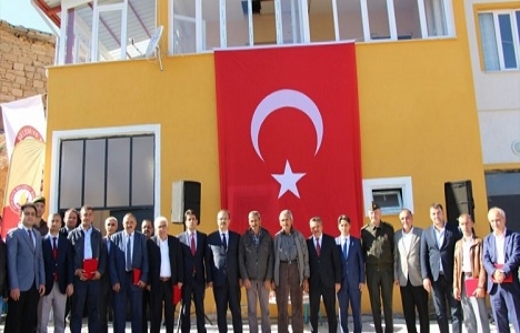 Konya'da şehit ailesine ev hediye edildi!