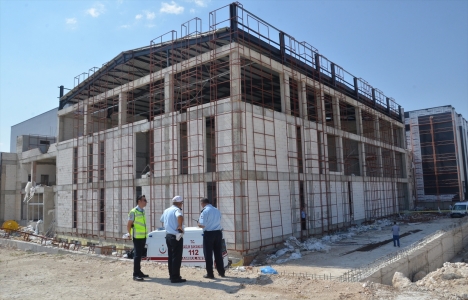 Karaman’da inşaat iskelesi çöktü: 1 ölü, 2 yaralı!