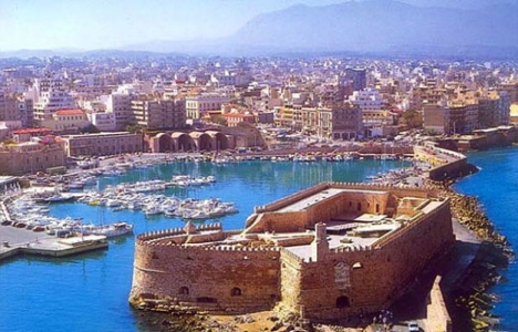 Atina'da düşen ev fiyatları birçok ülkenin ilgisini çekiyor!