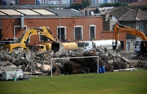 İzmir Alsancak Stadı yıkılıyor!