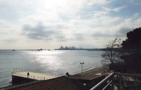 Avcılar da Satış Memurluğu ndan yüzde 50 bedelle havuzlu restaurant!