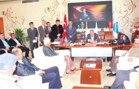 Aksulular'a Başkan Şahin'den uyarı: Arazilerinizi satmayın! 