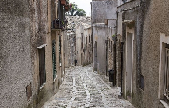 Ucuz ev almak istedi! Başına gelmeyen kalmadı!