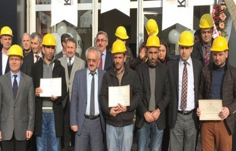 Kayseri'de eğitim gören inşaat işçileri ustalık sertifikalarını aldı!