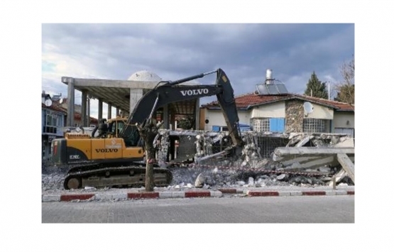 Afyonkarahisar'da ruhsatsız hamam inşaatı yıkıldı!