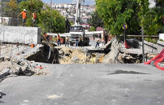 Yenibosna'da metro inşaatı bulunan cadde çöktü!