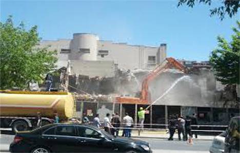 Tarihi İnci Sineması yıkılacak!