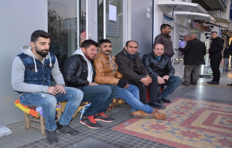 Malatya'da vatandaşlar TOKİ için sabahladı!