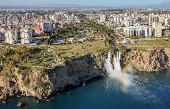 Side’de 50 yıllık kaçak yapılara savaş açıldı! 60 tarihi konak yapıldı!