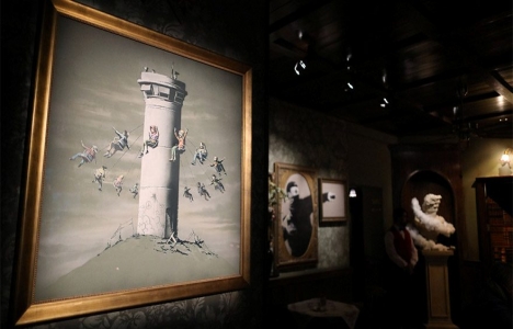 İngiliz sokak sanatçısı Banksy konsept otel açtı!