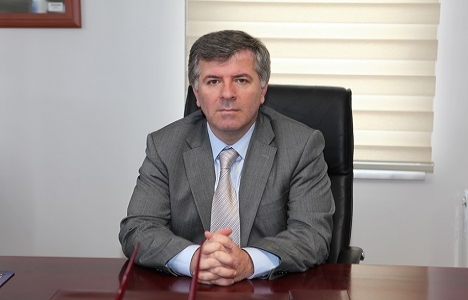 Sakarya Büyükşehir heyelan riskine karşı duvar ördü!