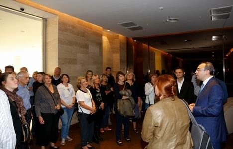 İsveçli mimarlar Küçükçekmece Belediyesi'nin yeşil binasını gezdi!