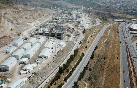 Bayraklı Entegre Sağlık Kampüsü nün açılışı bir yıl erkene alındı!