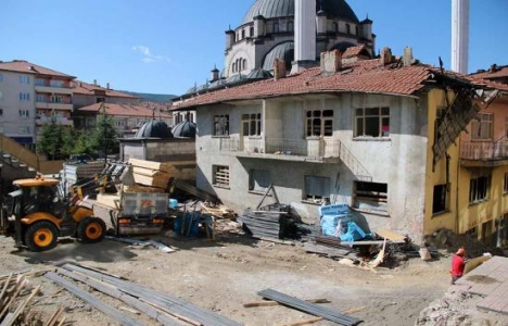 Akdağmadeni Kent Meydanı'nın bir ayağı tamamlandı!