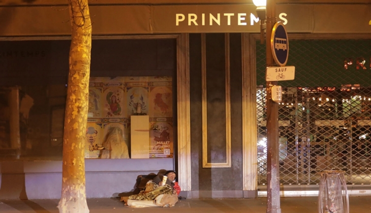 Avrupa da evsiz sayısı katlanıyor! Daha fazla sosyal konut ve uzun vadeli çözüm gerekiyor!