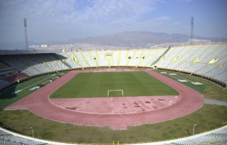 İzmir Atatürk Stadı'nın zemini yenilendi!