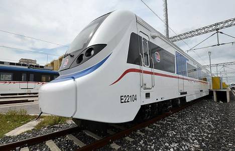 İZBAN’ın yeni tren setlerinden ilk 3’ü test sürüşü için İzmir’e getirildi!