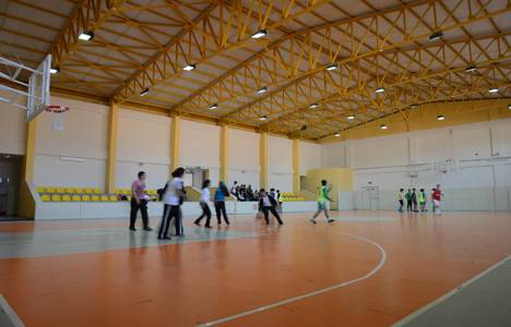 Bursa'da bir okul daha spor salonuna kavuştu!