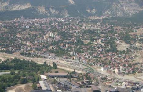 Karabük'te 4 katlı binada çökme tehlikesi geçirdi!