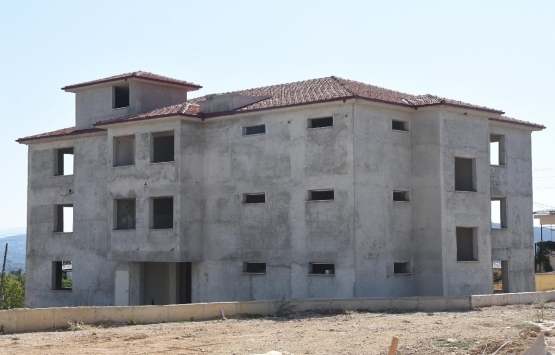 İzmir'de okul inşaatı bitmeyince, konteynerlerde eğitim başladı!